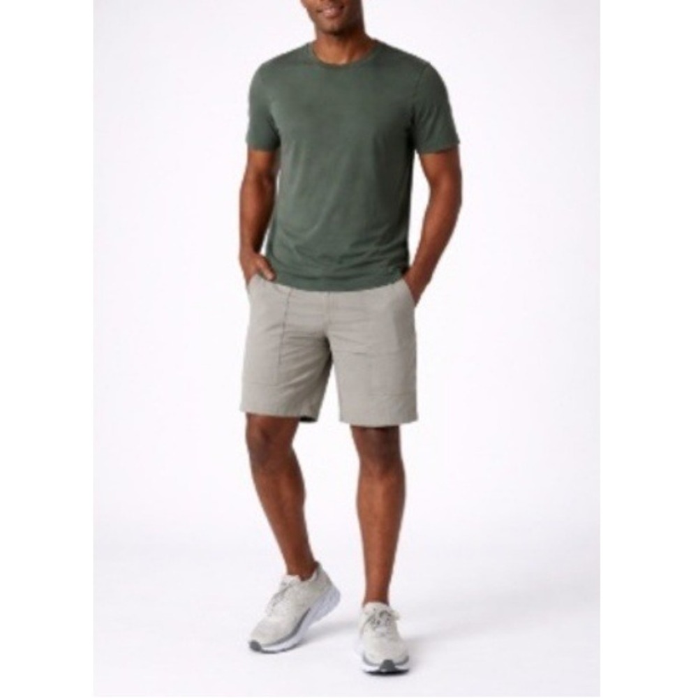 Vuori Men's Shiitake Classic Woven Shorts Size 28 NWT